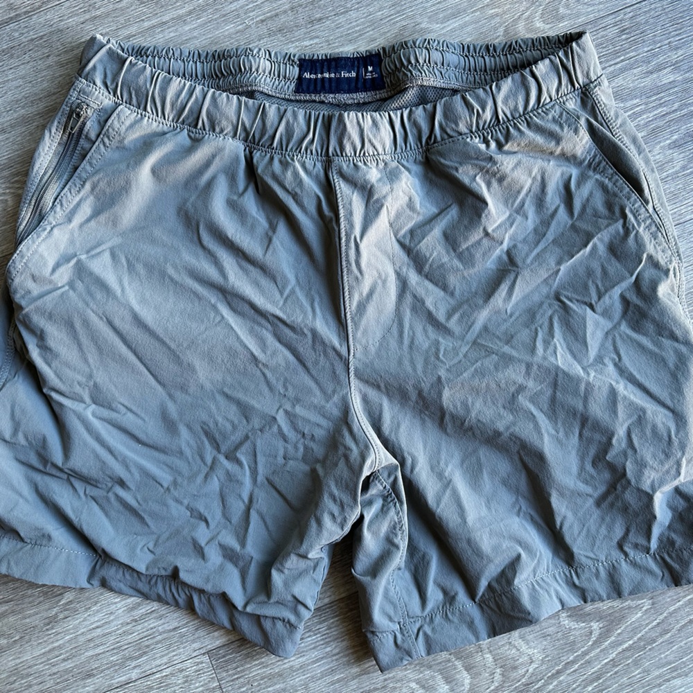 Abercrombie and Fitch men’s 5 inch shorts